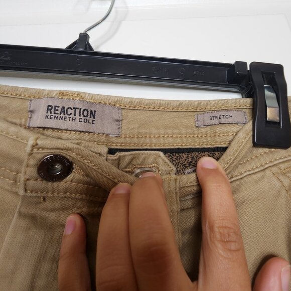 Kenneth Cole Reaction khaki cargo shorts size 36 - Picture 6 of 8